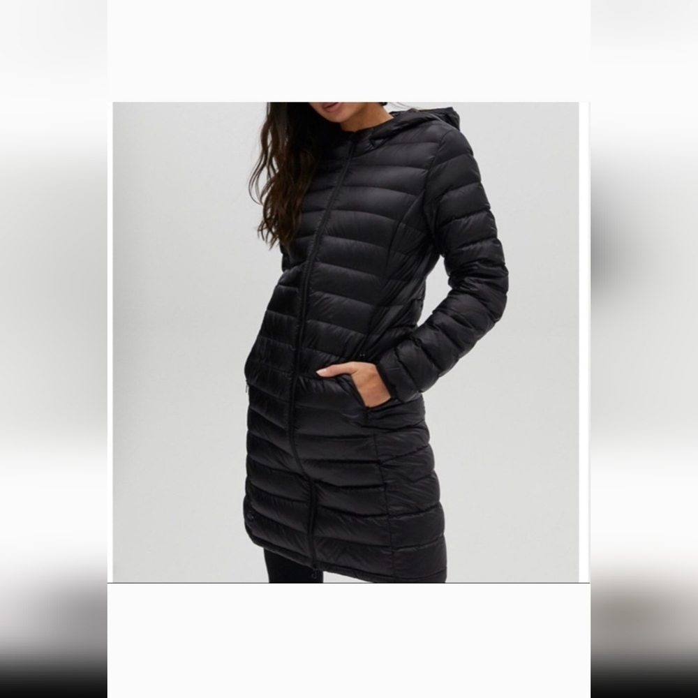 Aritzia TNA Bravura long puff